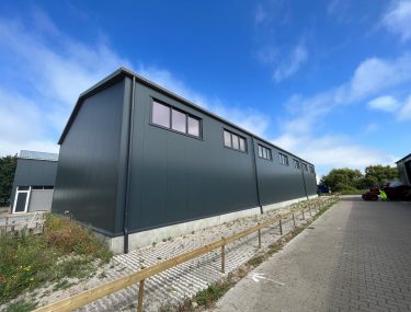 Achterkant bedrijfsverzamelgebouw