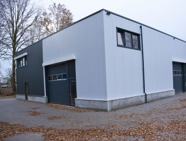 Bedrijfshallen in Lettele